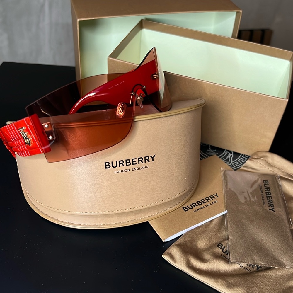 •NWB Burberry Sunglasses